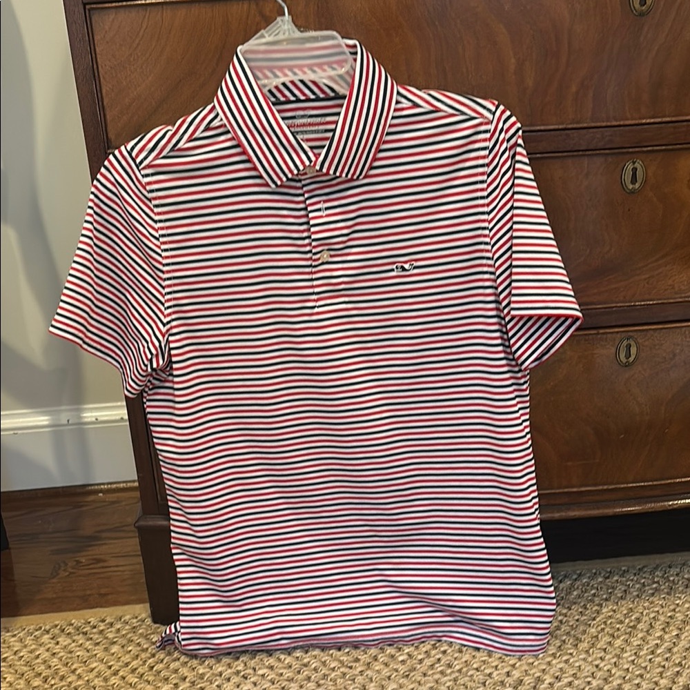 Boys Vinyard vines golf shirt size Large (16)
Performance